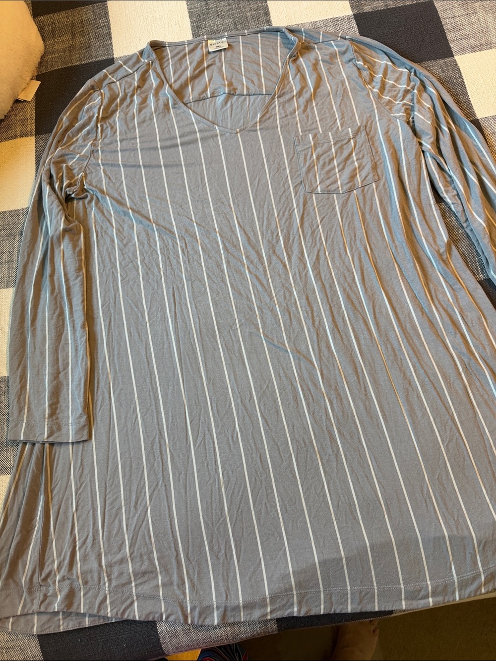 Soma Gray V-Neck Long-Sleeve Night Tee with White Pinstripes